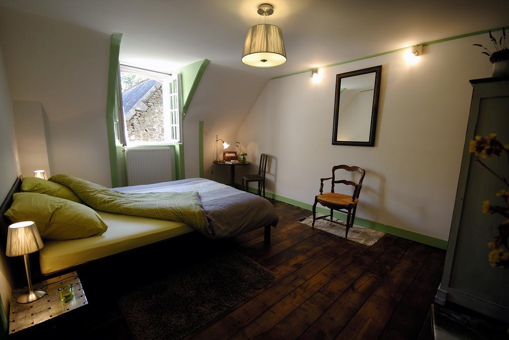 La Grande Sauvagere Bed & Breakfast Saint-Pierre-de-Plesguen Ruang foto