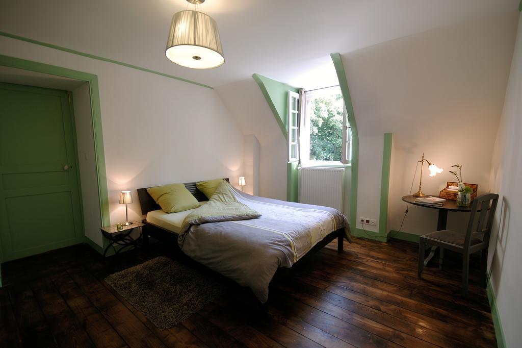 La Grande Sauvagere Bed & Breakfast Saint-Pierre-de-Plesguen Ruang foto