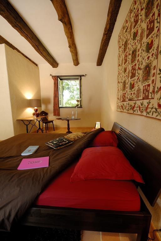 La Grande Sauvagere Bed & Breakfast Saint-Pierre-de-Plesguen Ruang foto