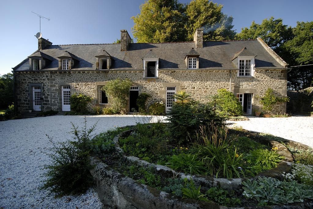 La Grande Sauvagere Bed & Breakfast Saint-Pierre-de-Plesguen Bagian luar foto